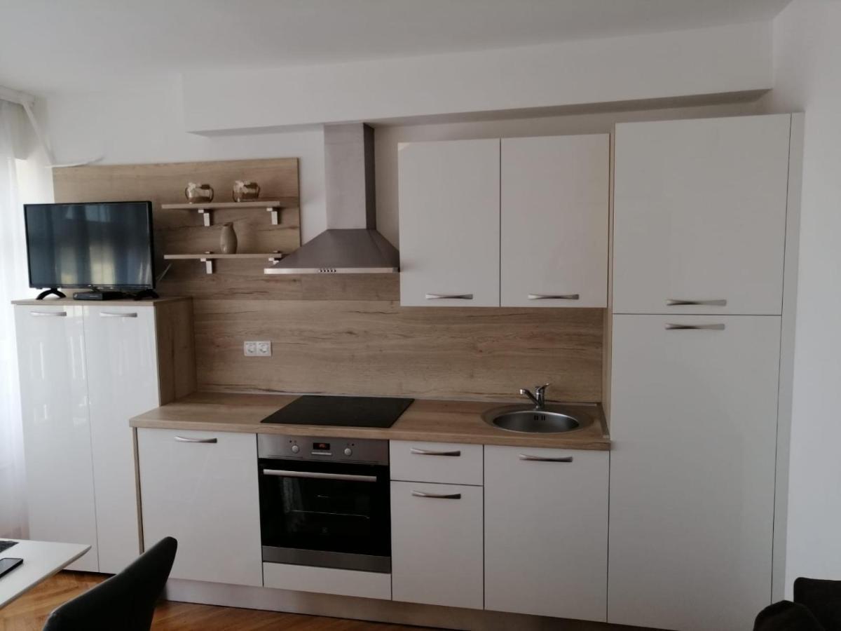 Apartments Leptiric Podstrana Eksteriør bilde
